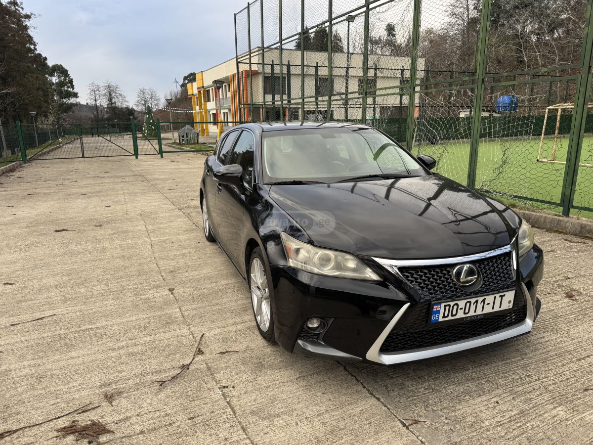 Lexus CT 200 h