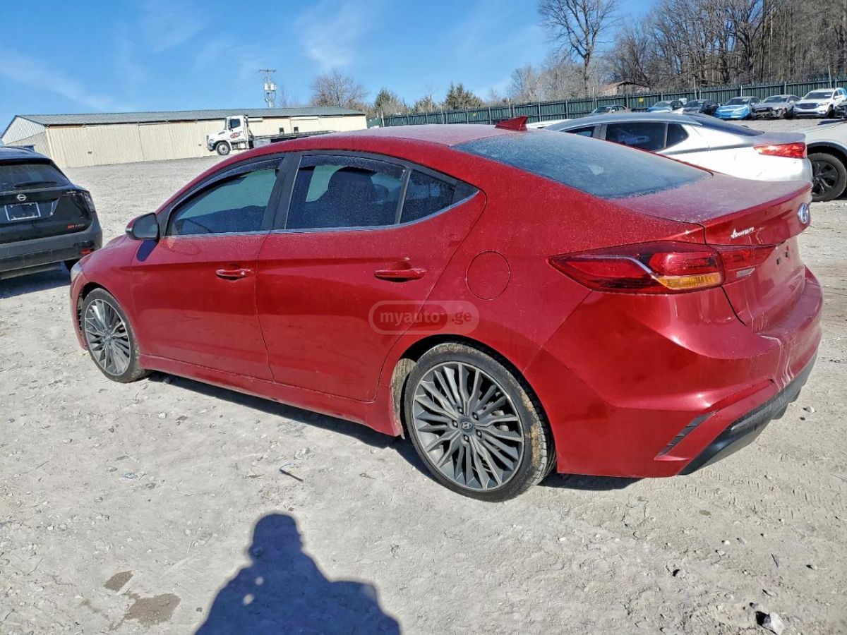 Hyundai Elantra 2018 — photo 2