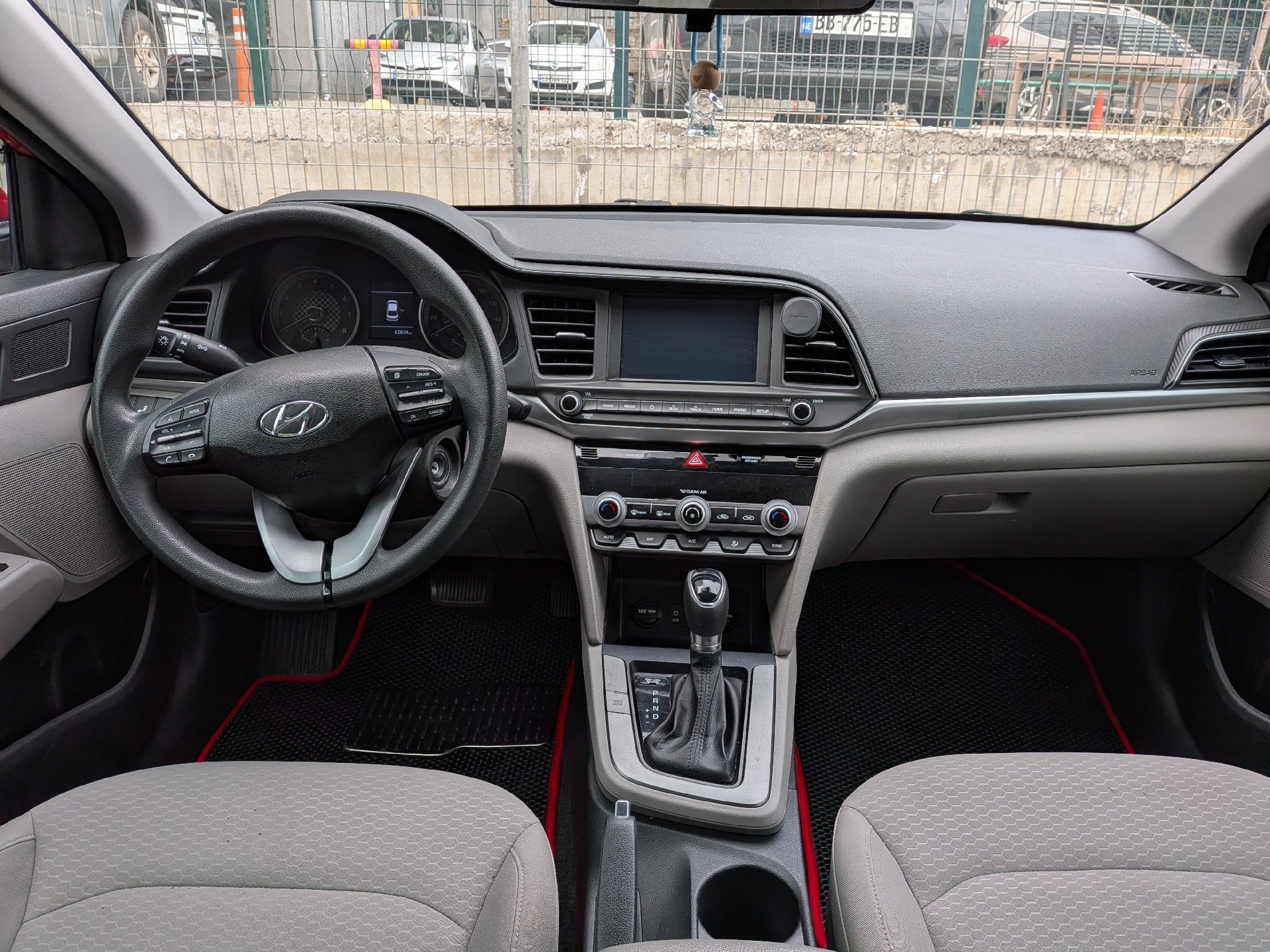 Hyundai Elantra 2020 — photo 2