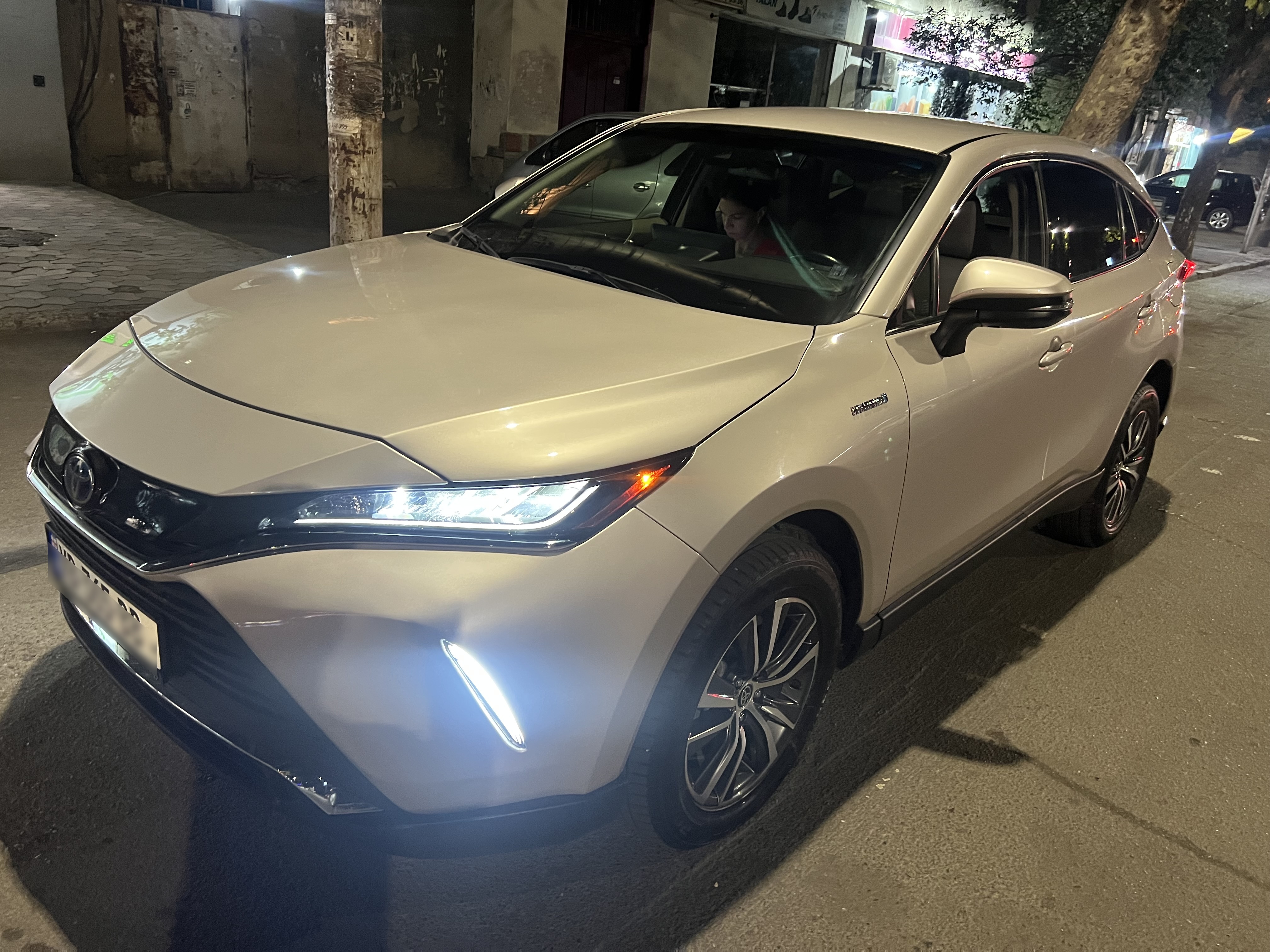 Toyota Venza 2021 — photo 2