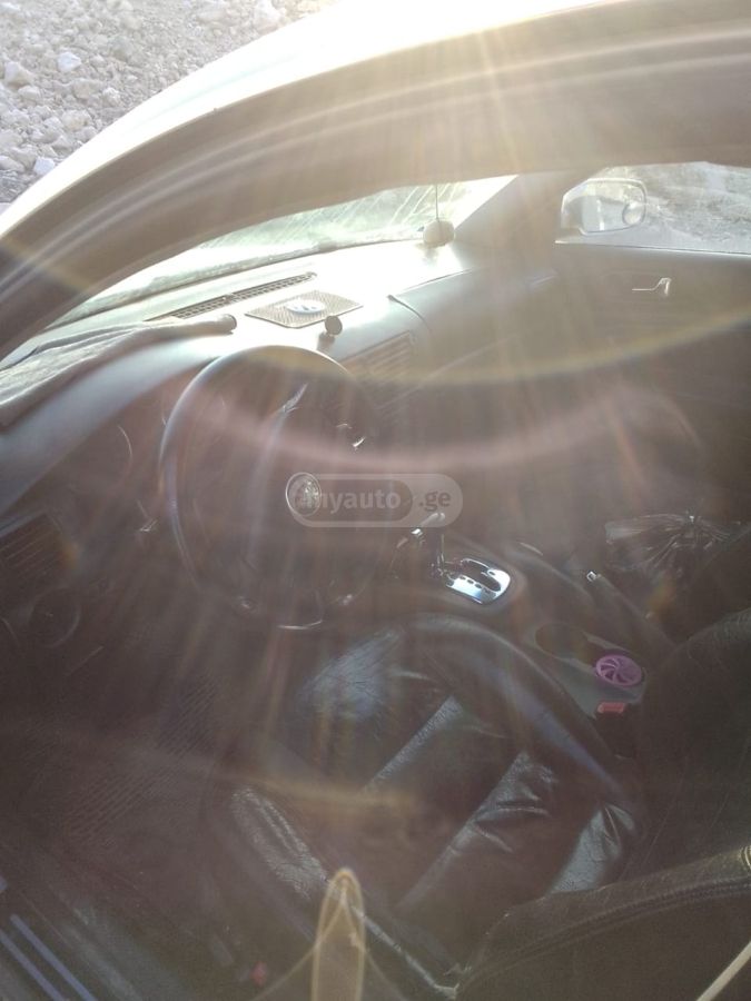 Volkswagen Passat 2003 — photo 2