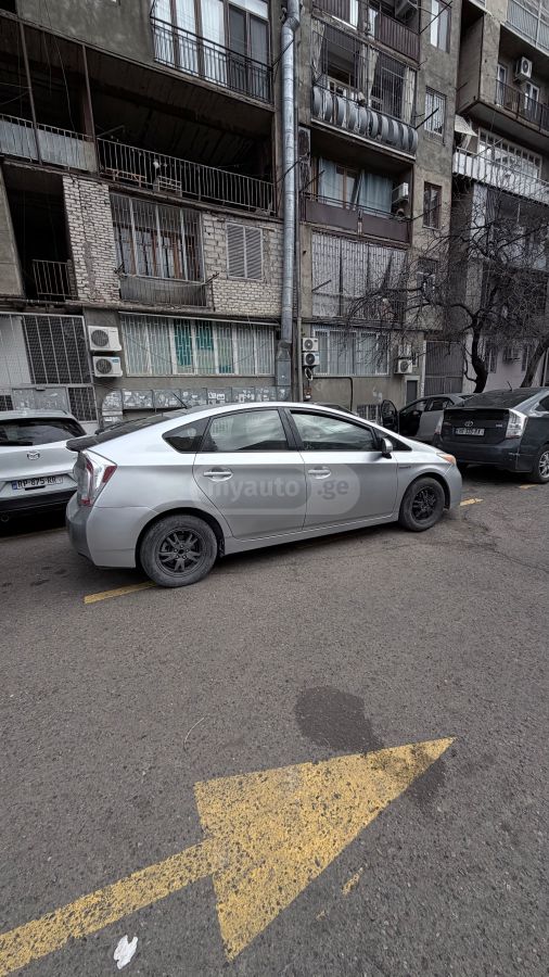 Toyota Prius 2012 — photo 2