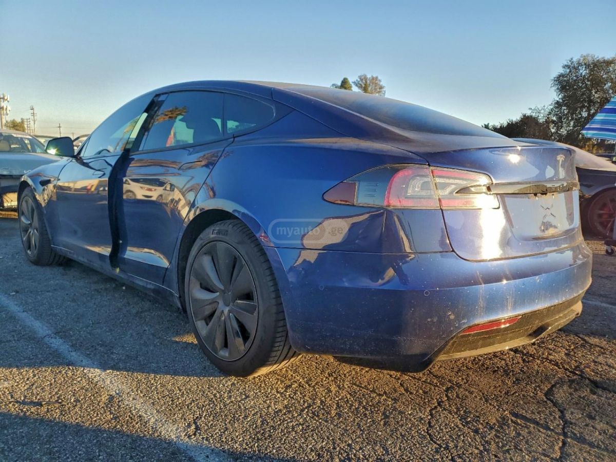 Tesla Model S 2021 — photo 2