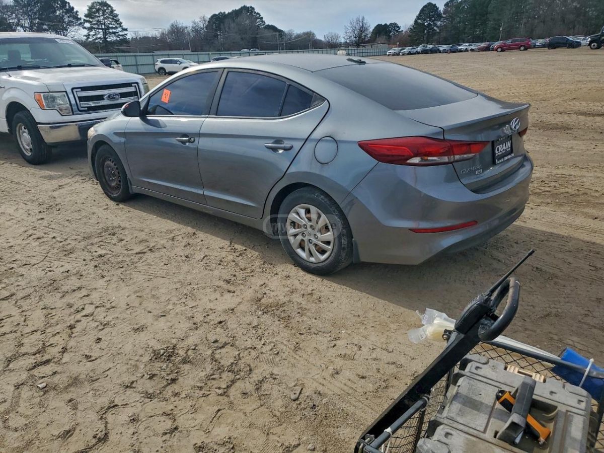 Hyundai Elantra 2017 — photo 2