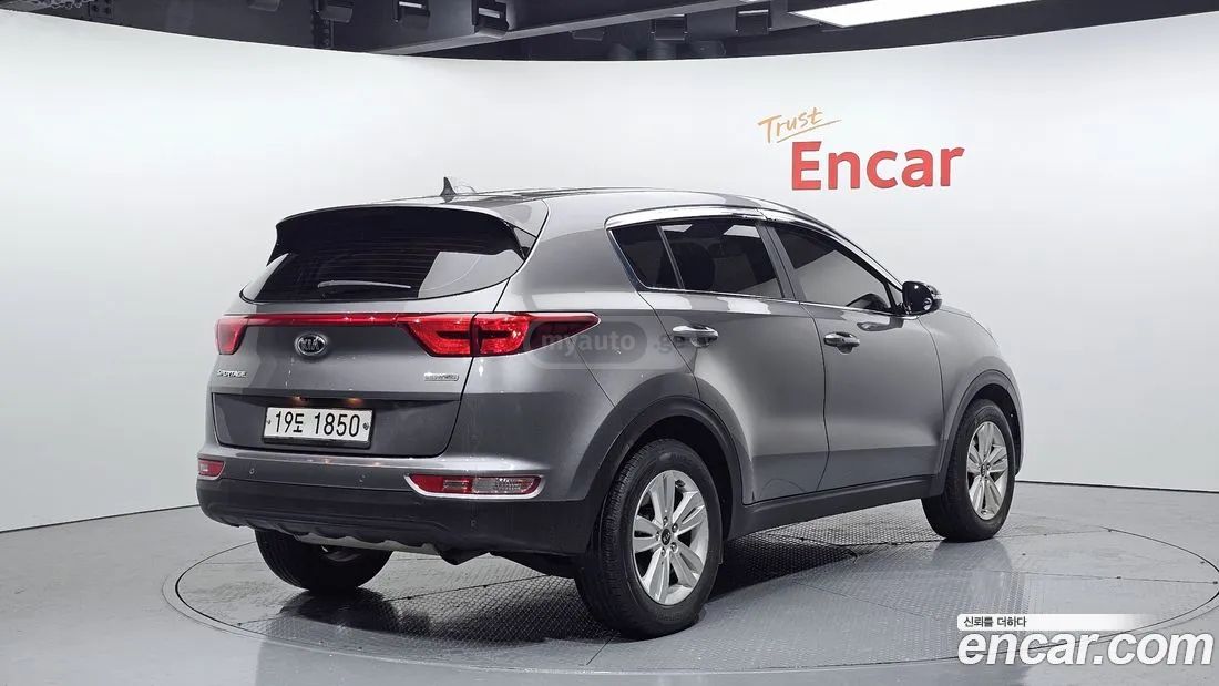 Kia Sportage 2018 — photo 2