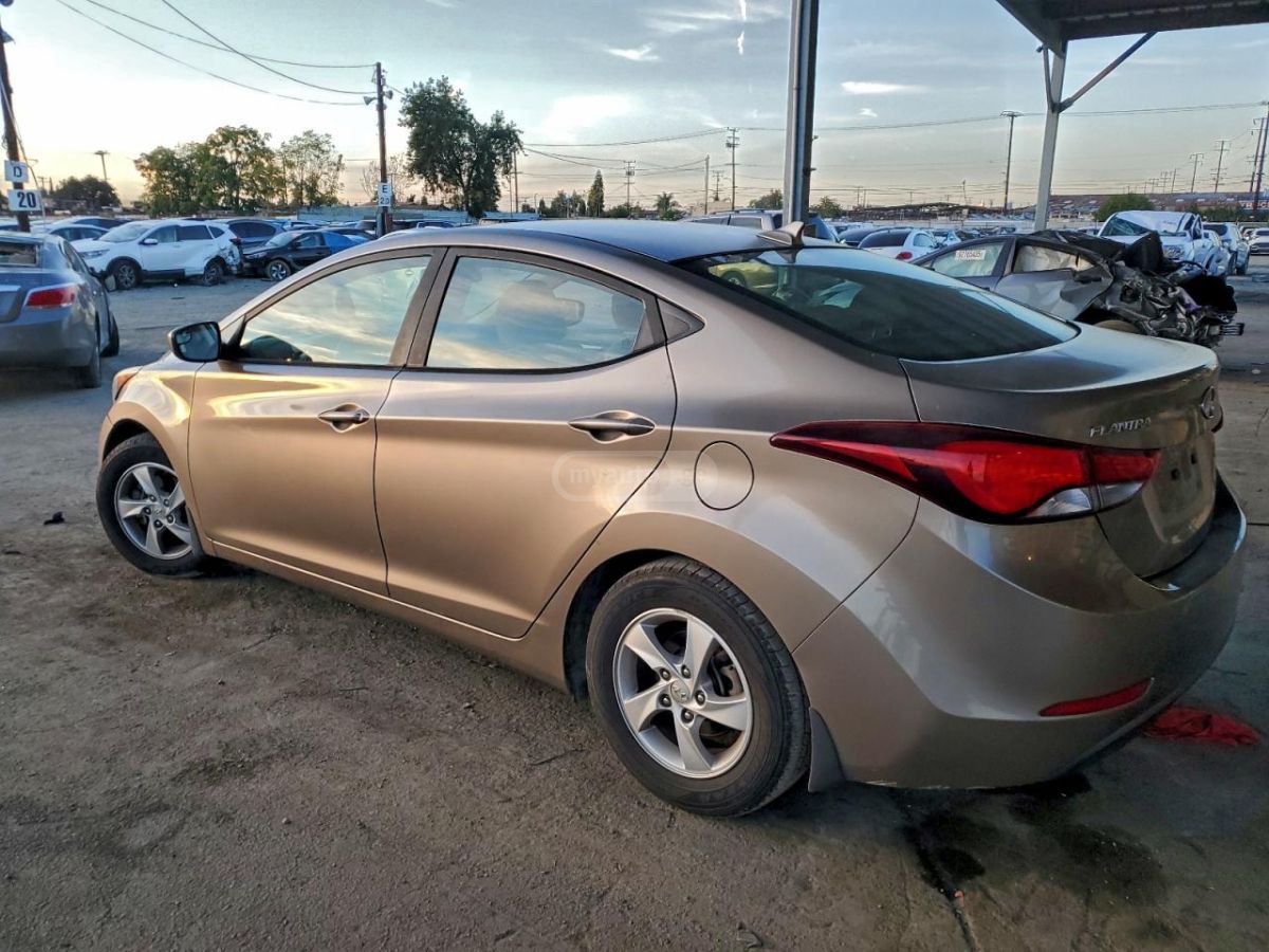 Hyundai Elantra 2015 — photo 2