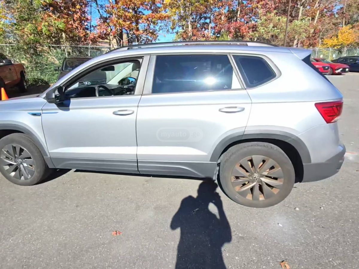 Volkswagen Taos 2022 — photo 2