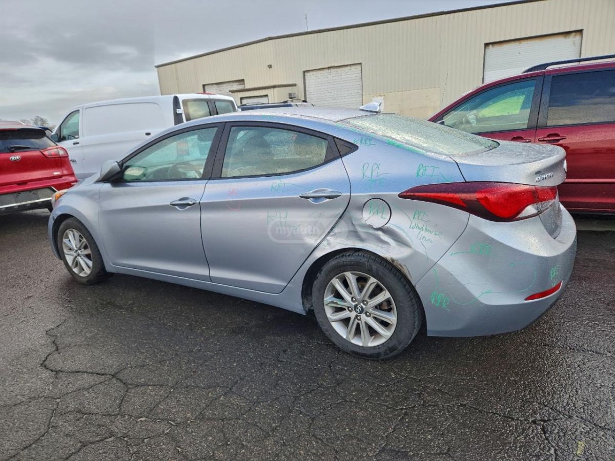Hyundai Elantra 2016 — photo 2