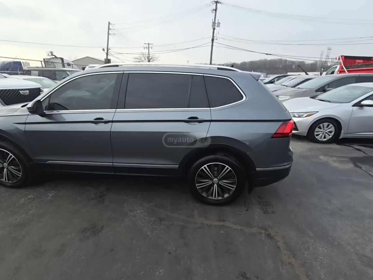 Volkswagen Tiguan 2019 — photo 2