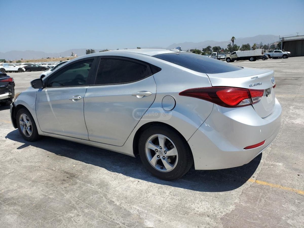 Hyundai Elantra 2015 — photo 2