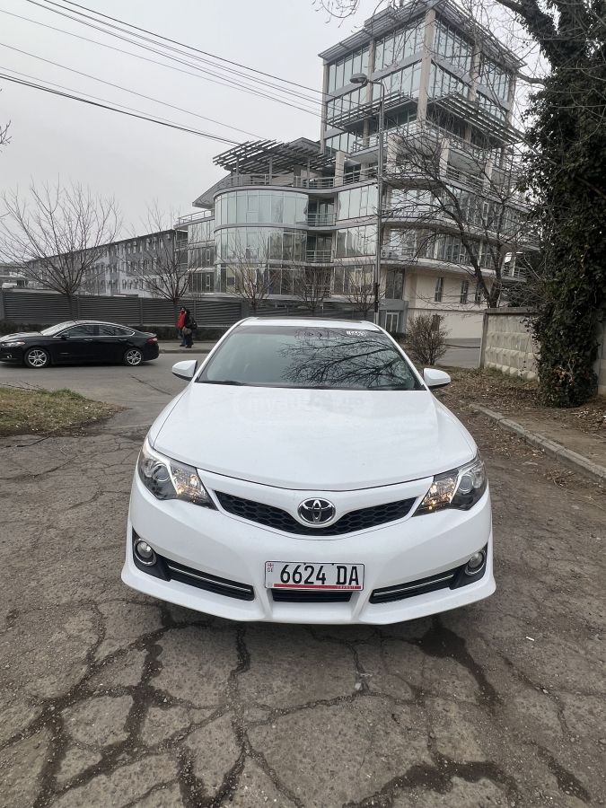 Toyota Camry 2014 — photo 2