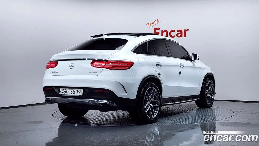 Mercedes-Benz GLE 63 AMG 2017 — photo 2