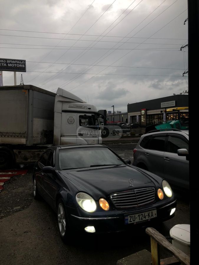 Mercedes-Benz E 220
