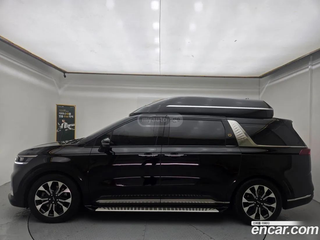 Kia Sedona 2023 — photo 2