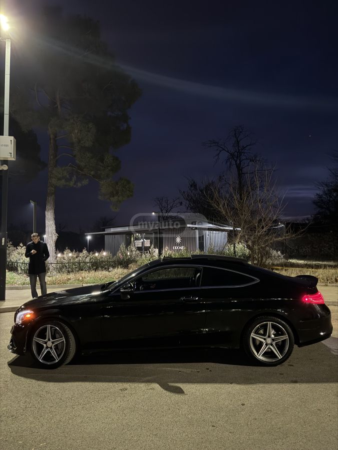 Mercedes-Benz C 300 2017 — photo 2