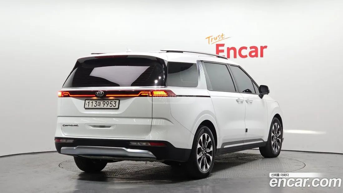 Kia Sedona 2021 — photo 2