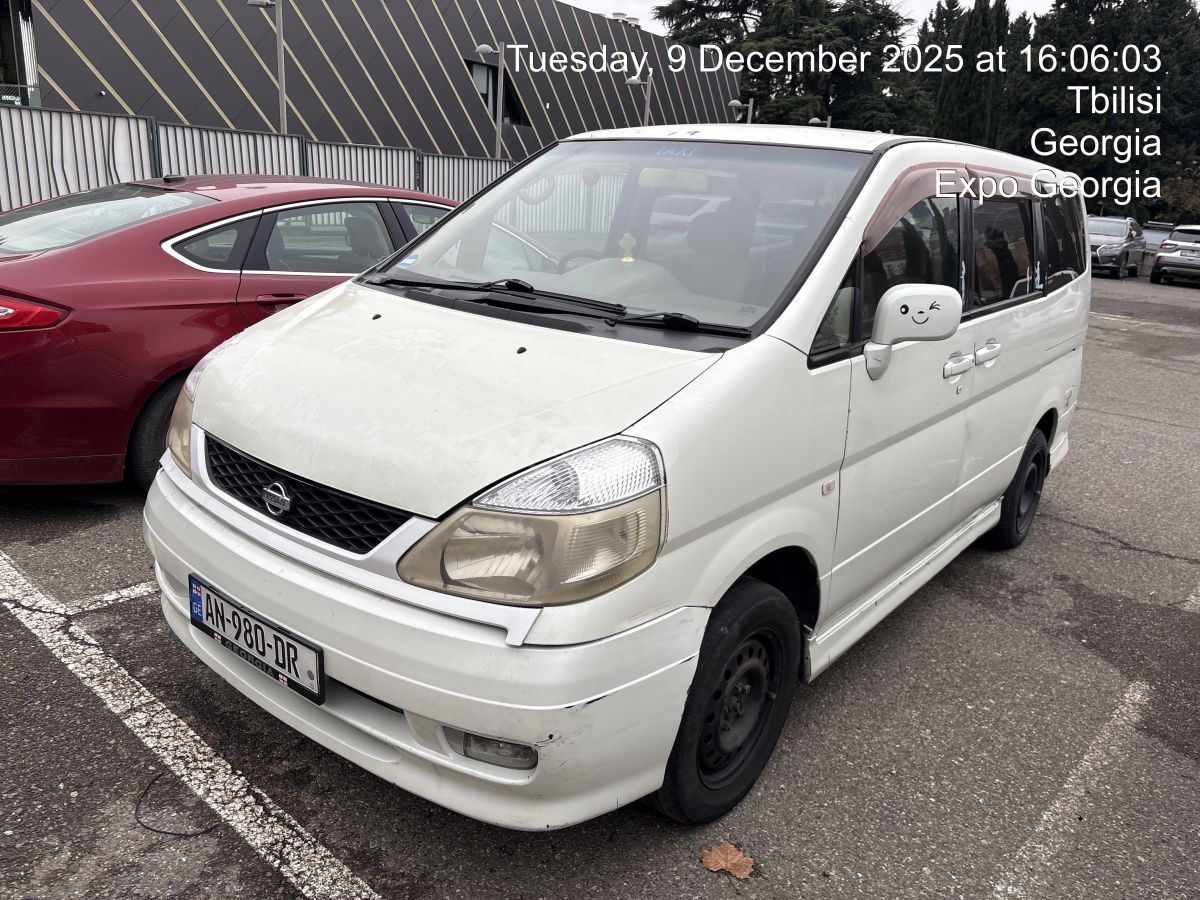 Nissan Serena 2005 — photo 2