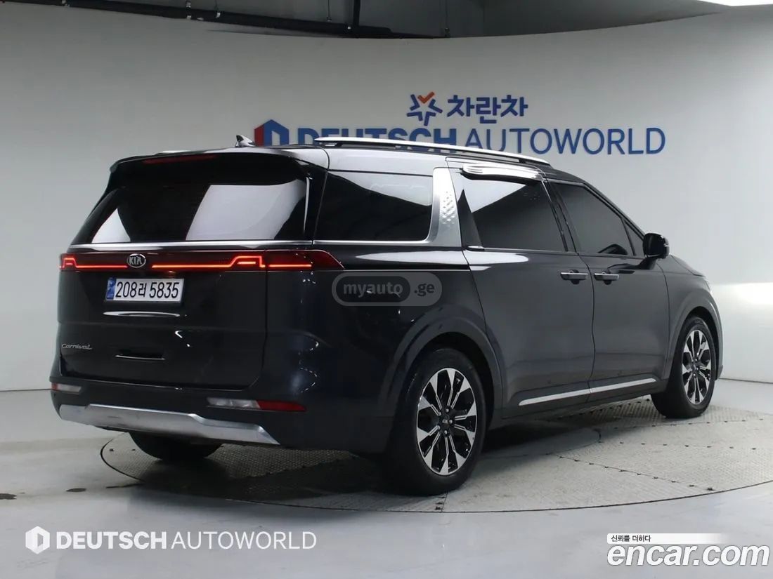 Kia Sedona 2021 — photo 2