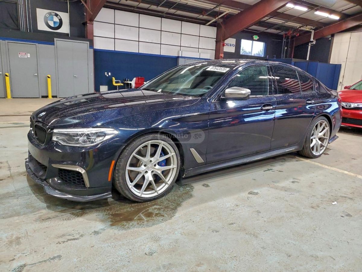 BMW M550