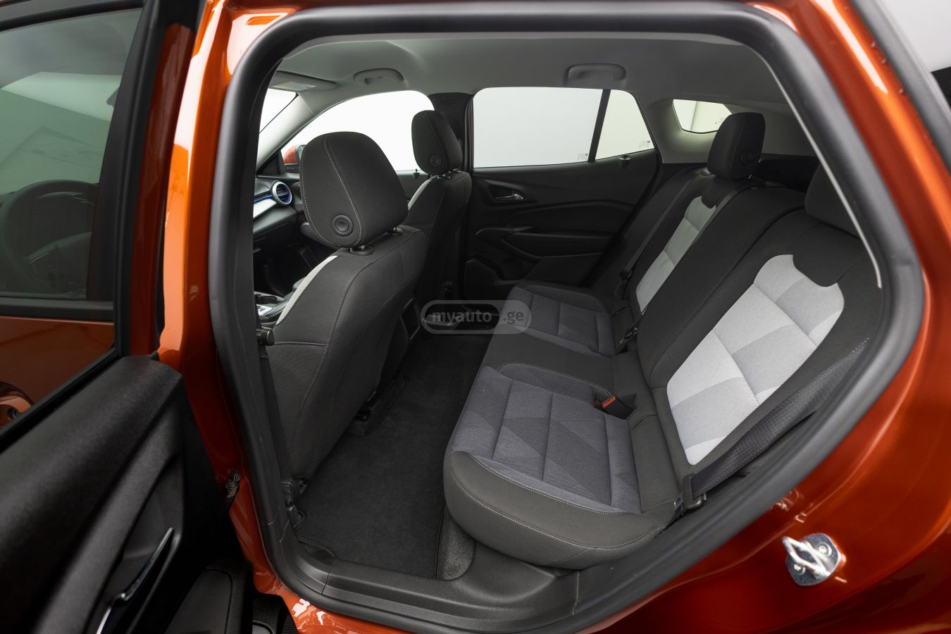 Chevrolet Trax 2024 — photo 2