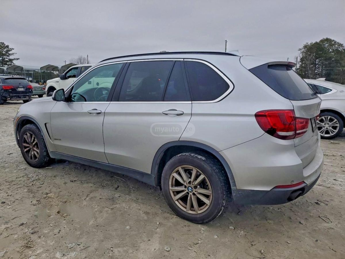 BMW X5 2015 — photo 2