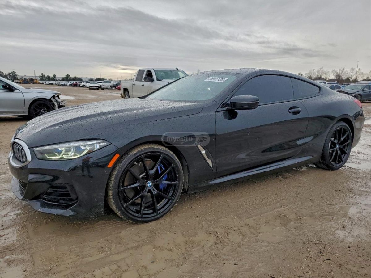 BMW 840
