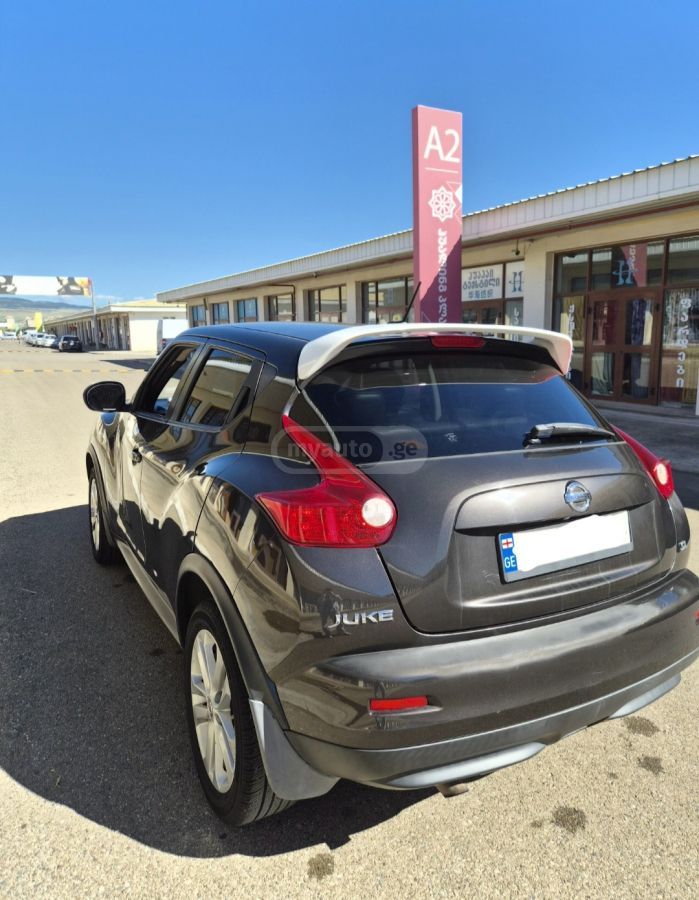 Nissan Juke 2010 — photo 2
