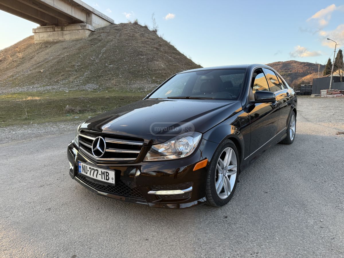 Mercedes-Benz C 350 2013 — photo 2