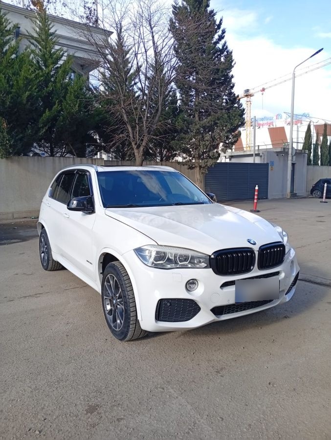 BMW X5 2015 — photo 2