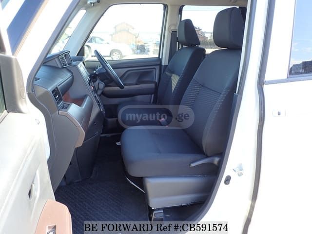 Toyota Raum 2017 — photo 2