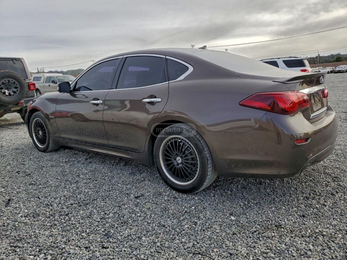 Infiniti Q 70 2015 — photo 2