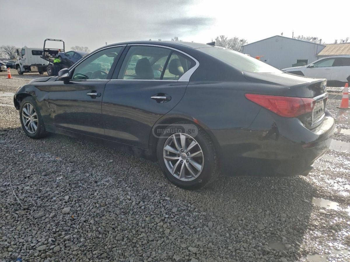 Infiniti Q 50 2015 — photo 2