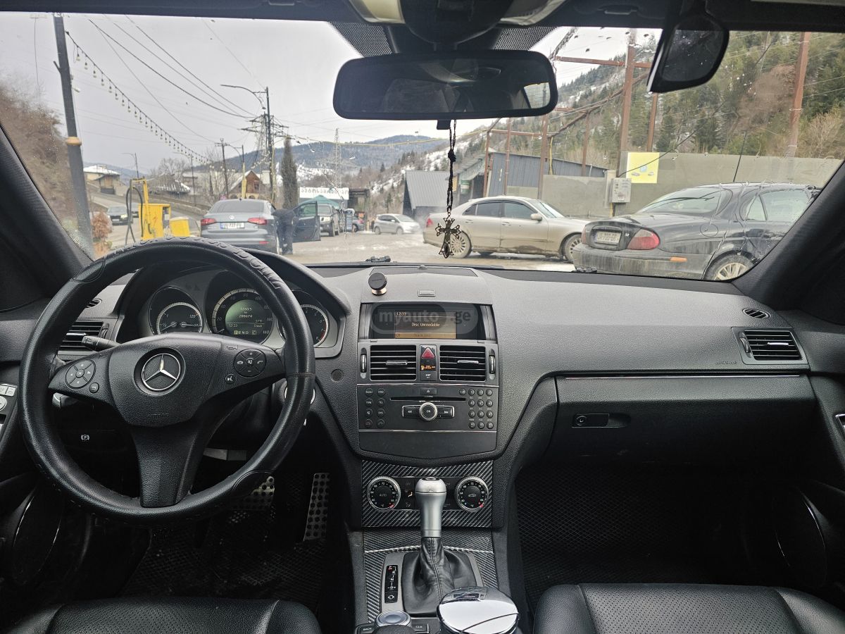 Mercedes-Benz C 300 2008 — photo 2