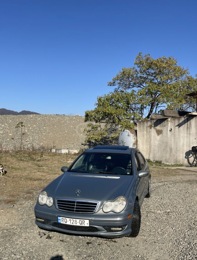 Mercedes-Benz C 230
