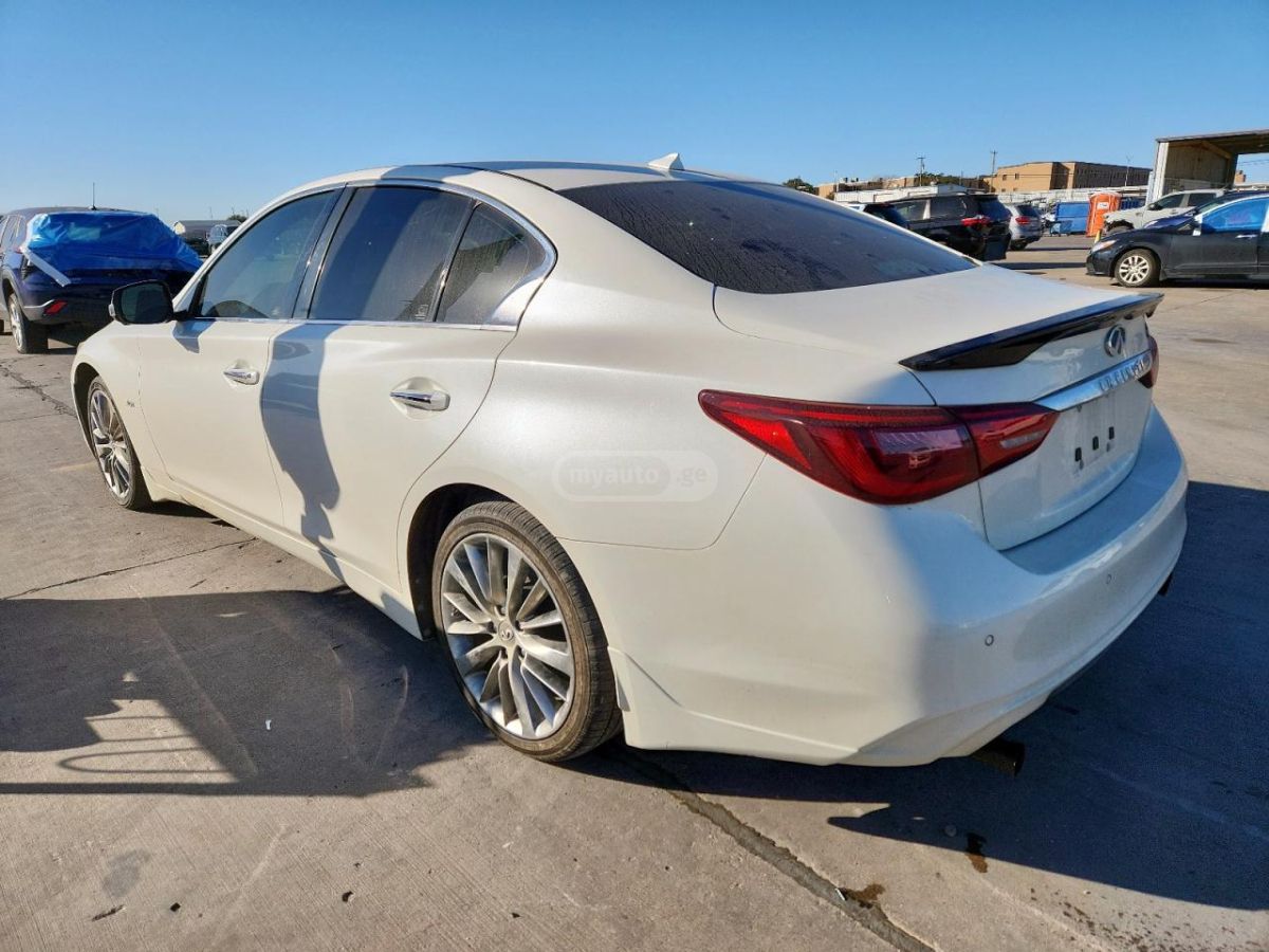 Infiniti Q50 2018 — photo 2