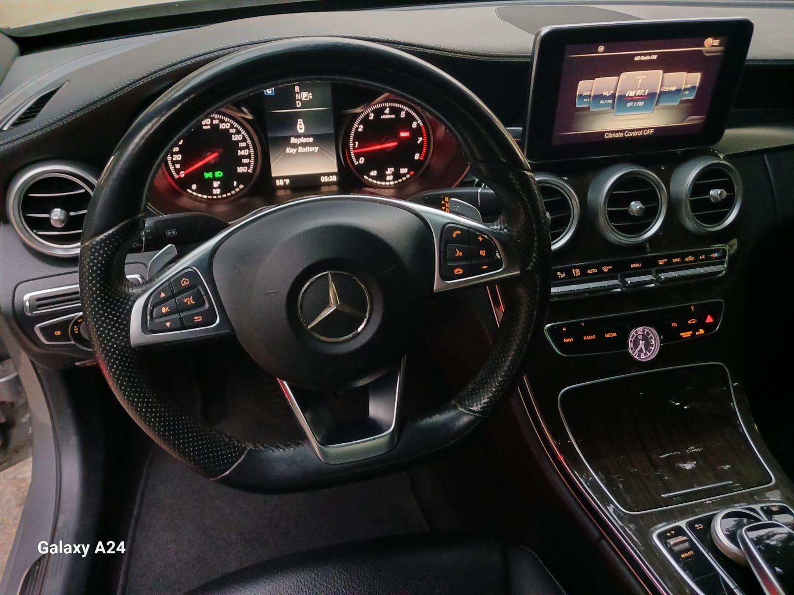 Mercedes-Benz C 300 2015 — photo 2