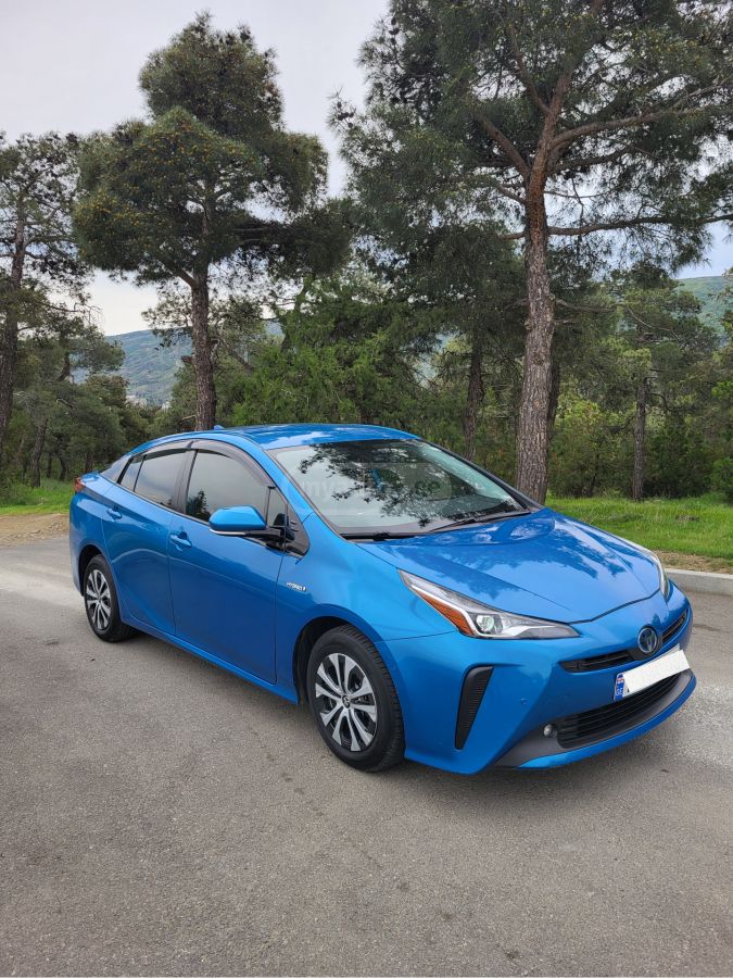 Toyota Prius 2019 — photo 2
