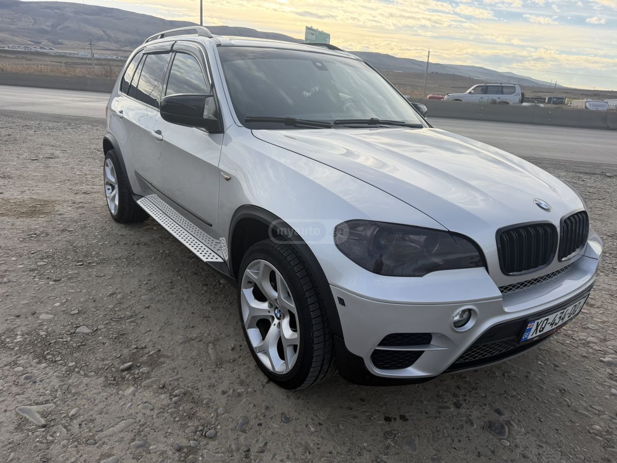 BMW X5 2011 — photo 2