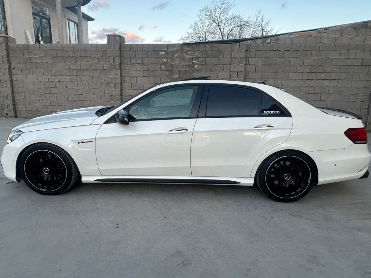 Mercedes-Benz E 550 2010 — photo 2