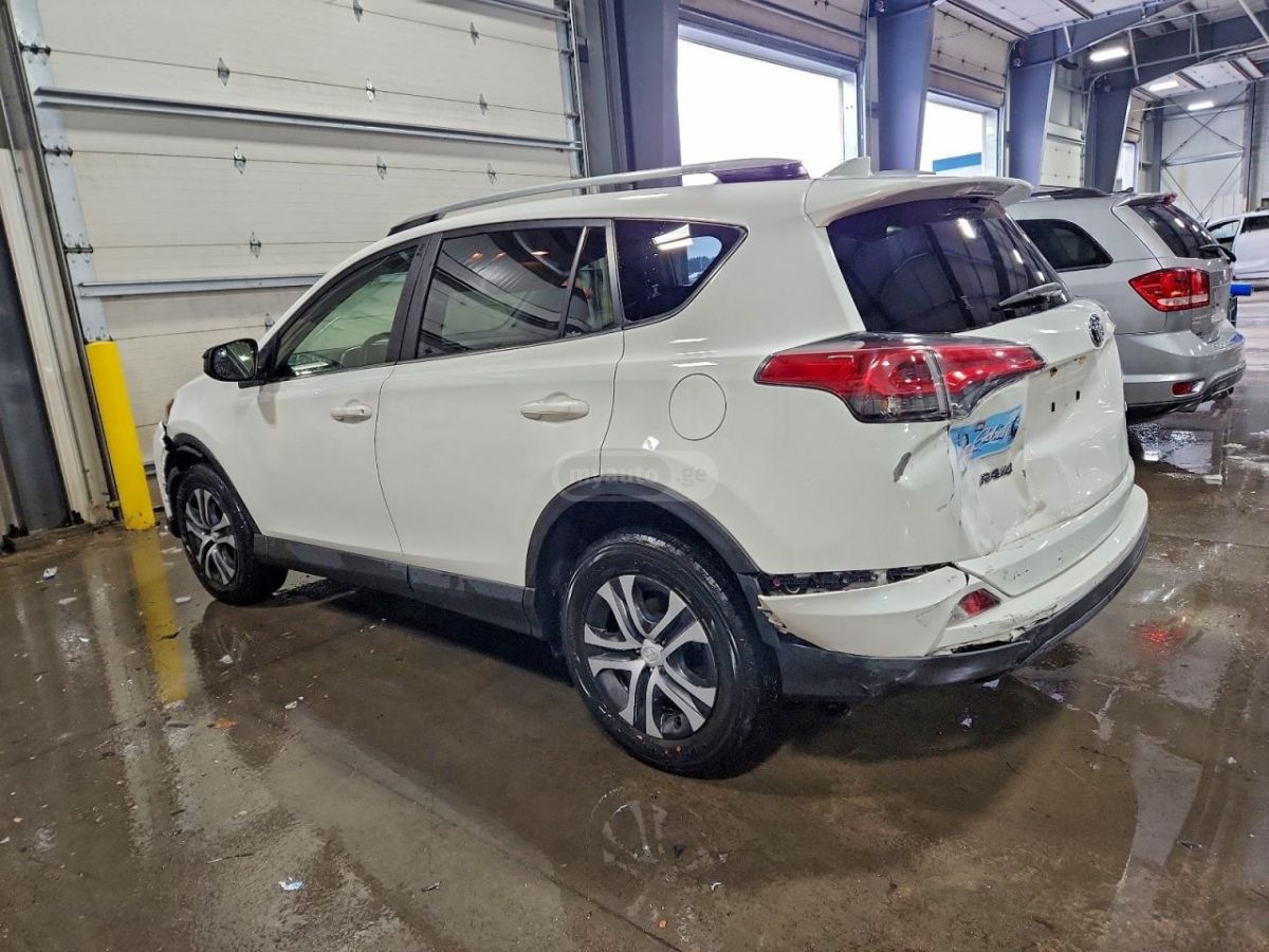 Toyota RAV 4 2017 — photo 2