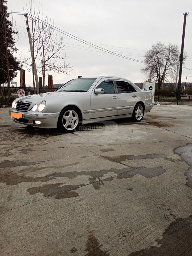 Mercedes-Benz E 270 2000 — photo 2