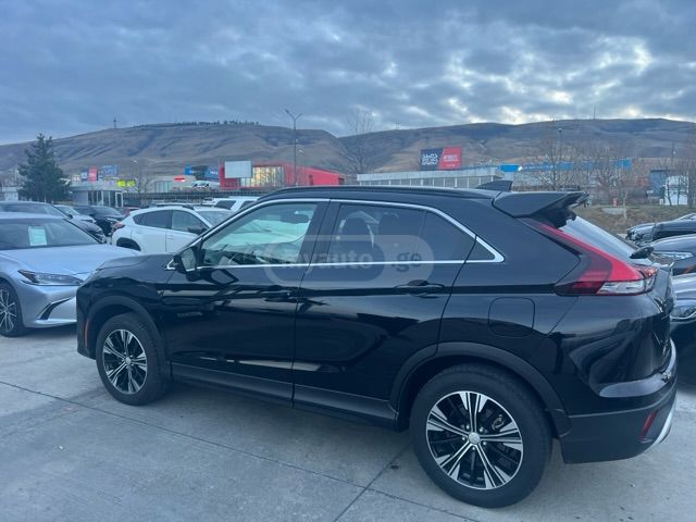 Mitsubishi Eclipse Cross 2021 — photo 2