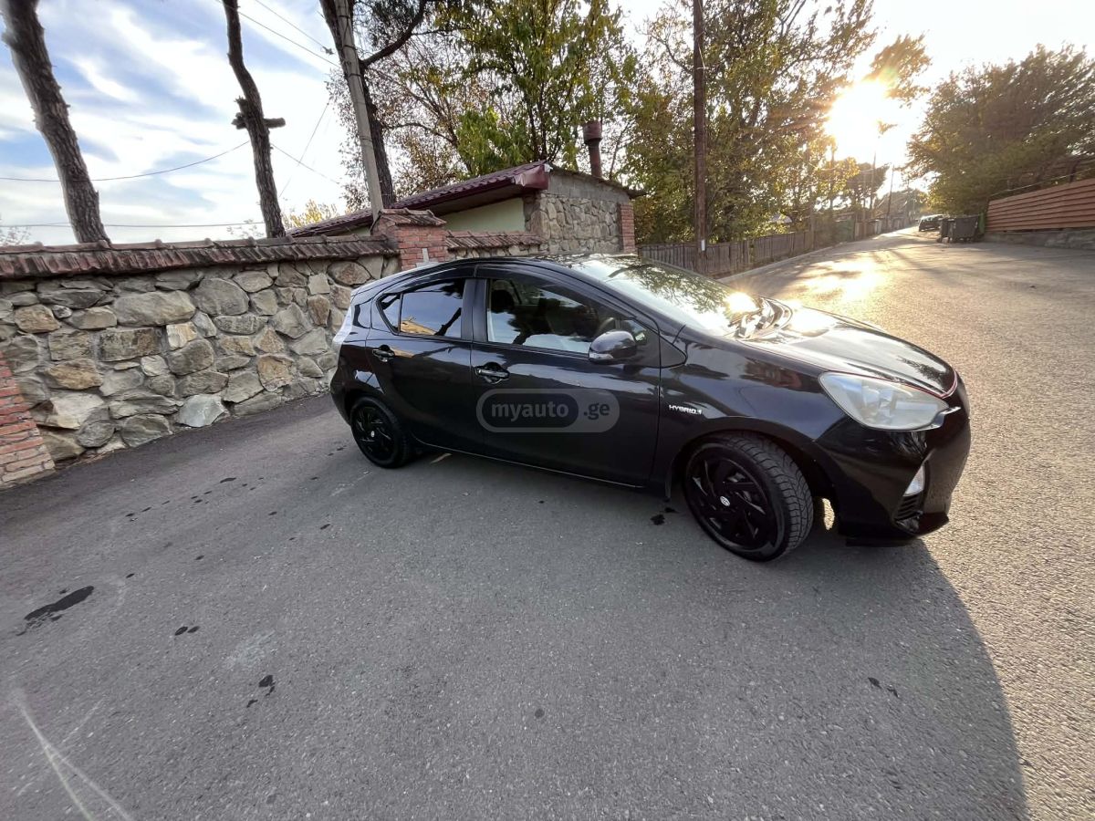 Toyota Aqua 2012 — photo 2