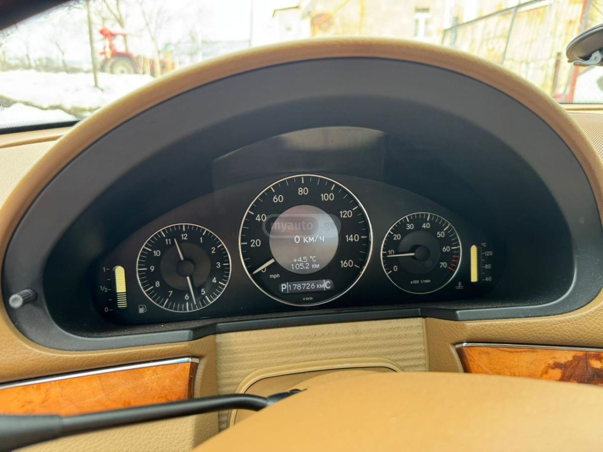 Mercedes-Benz E 350 2008 — photo 2
