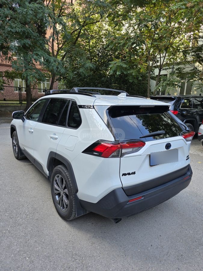 Toyota RAV4 2023 — photo 2