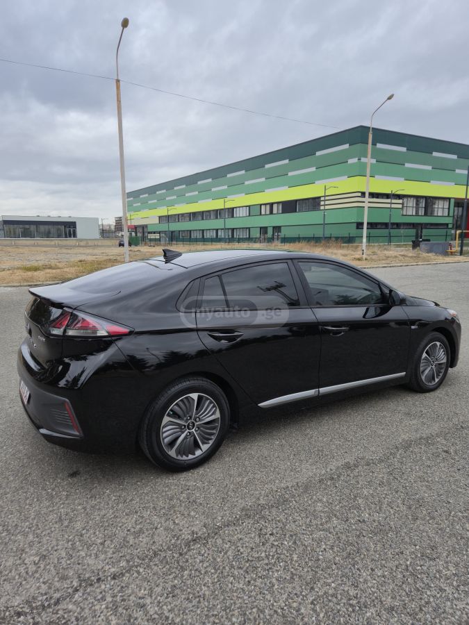 Hyundai Ioniq 2020 — photo 2