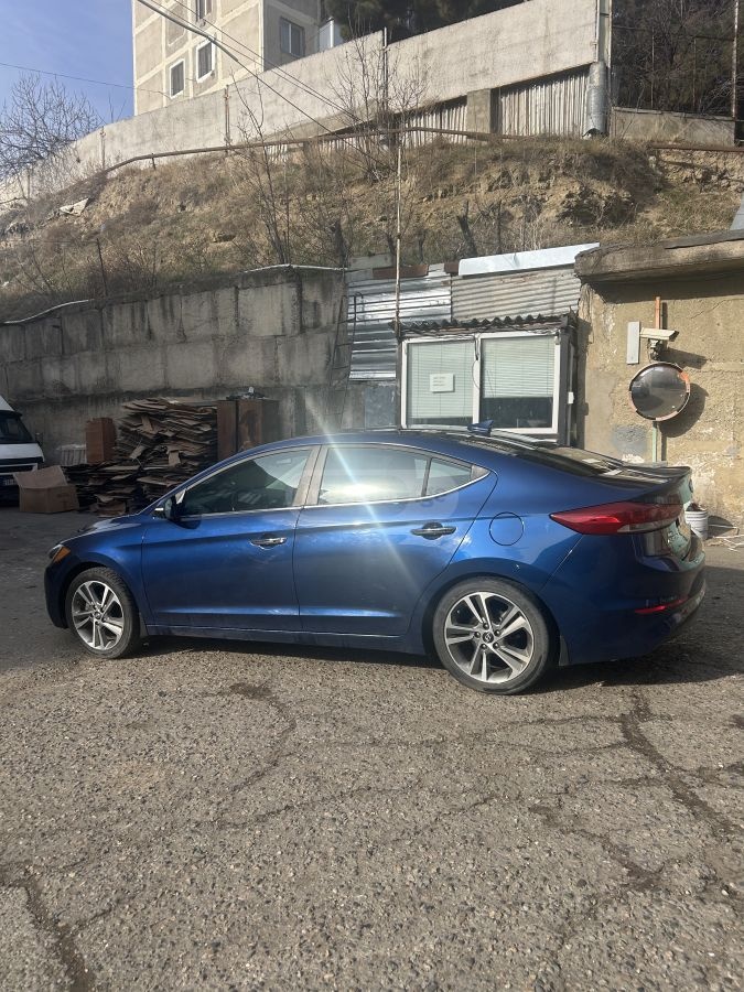 Hyundai Elantra 2017 — photo 2