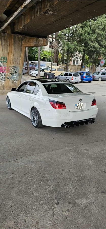 BMW 530 2004 — photo 2