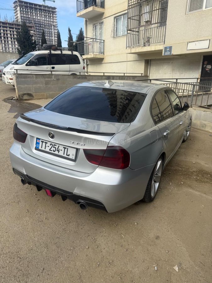BMW 335 2009 — photo 2