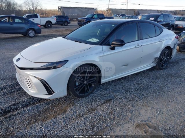 Toyota Camry 2025 — photo 2